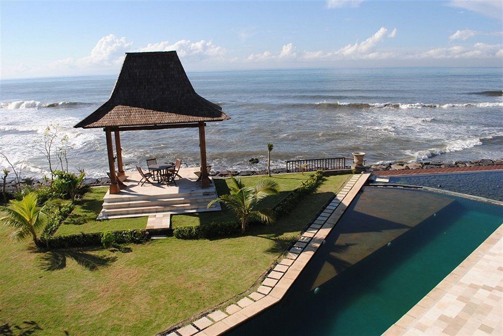 Suarti Resort, Villas & Gallery Ketewel Exterior photo