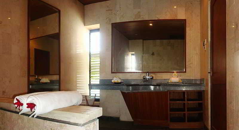 Suarti Resort, Villas & Gallery Ketewel Exterior photo
