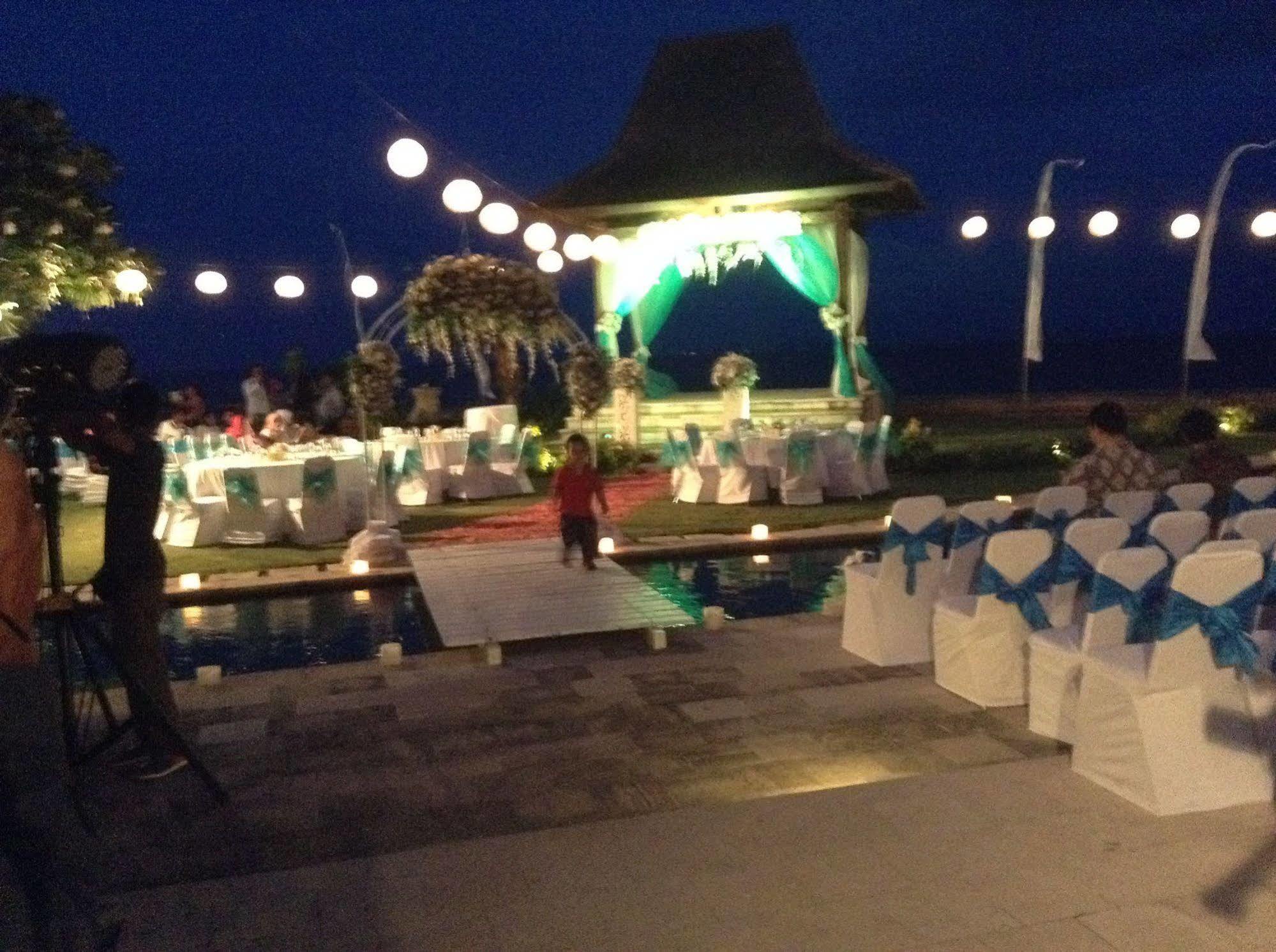 Suarti Resort, Villas & Gallery Ketewel Exterior photo