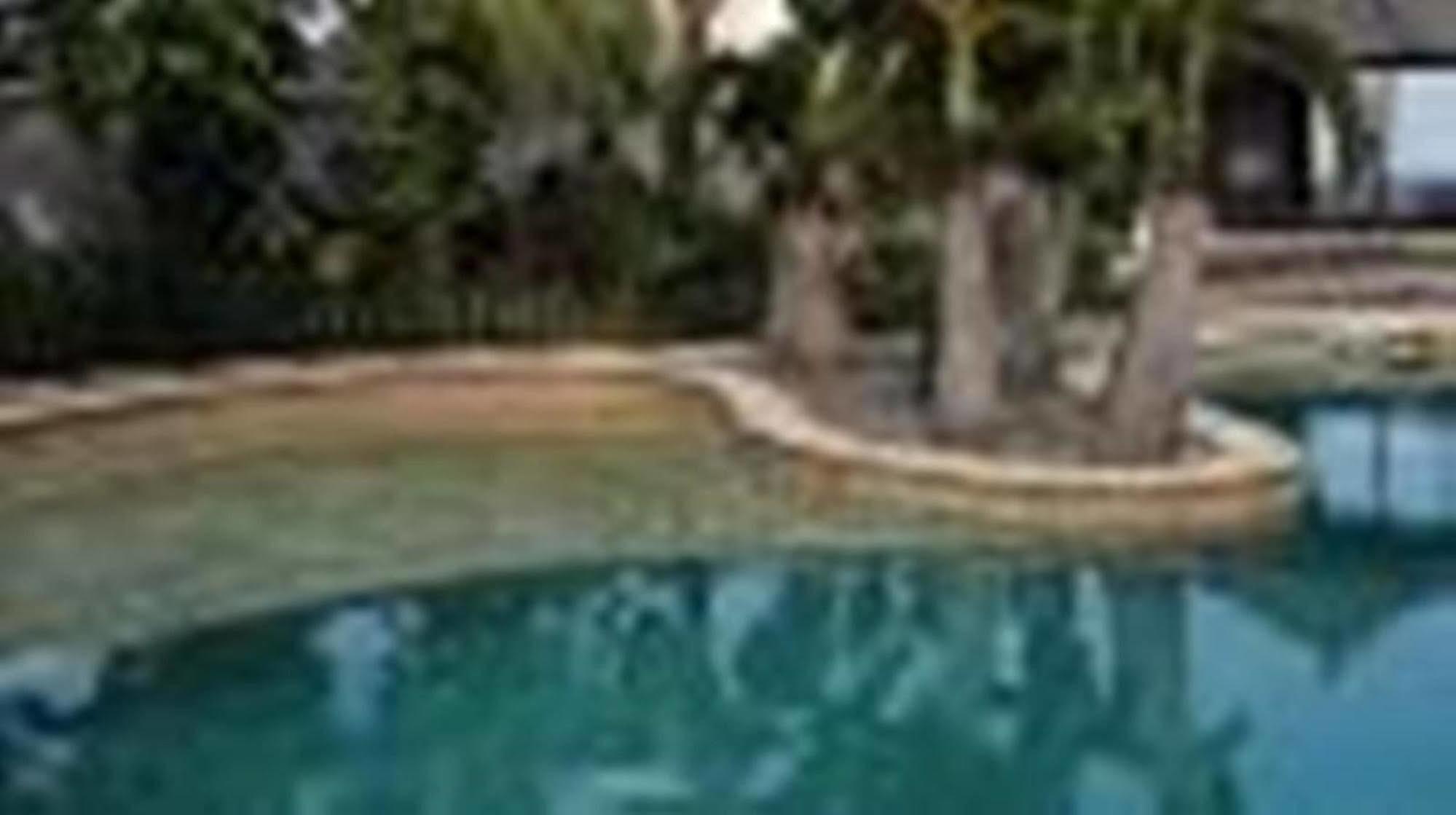 Suarti Resort, Villas & Gallery Ketewel Exterior photo